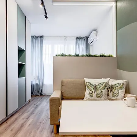 Newly Renovated Comfortable First-floor * 소피아