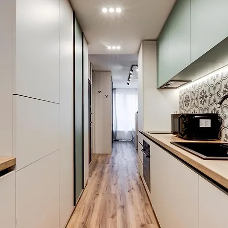 Newly Renovated Comfortable First-floor *