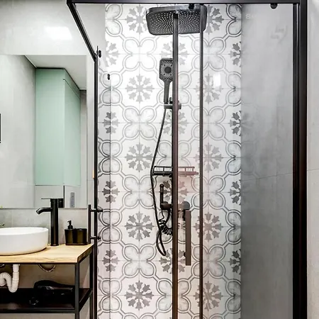 Newly Renovated Comfortable First-floor 아파트 *